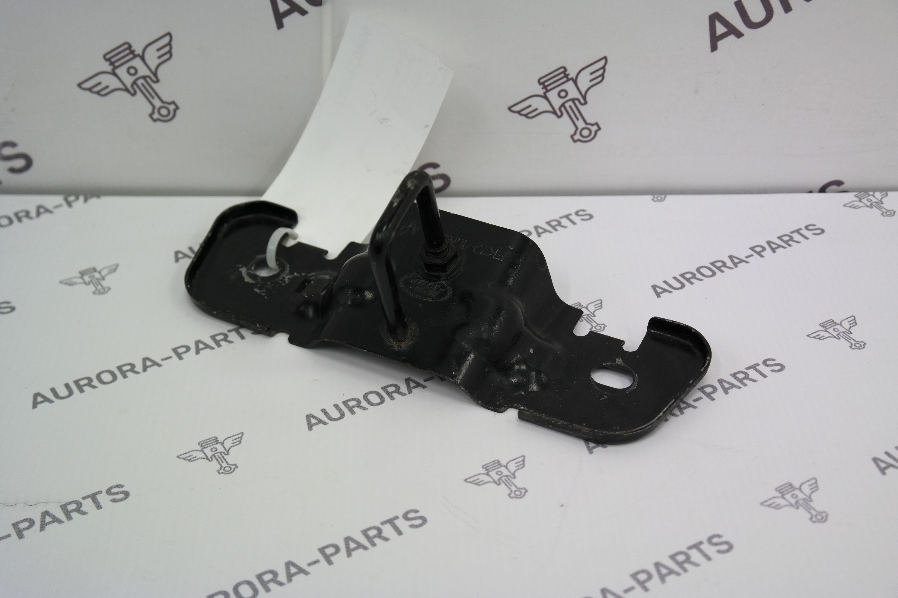 Ответная часть замка капота Land Rover Discovery Sport